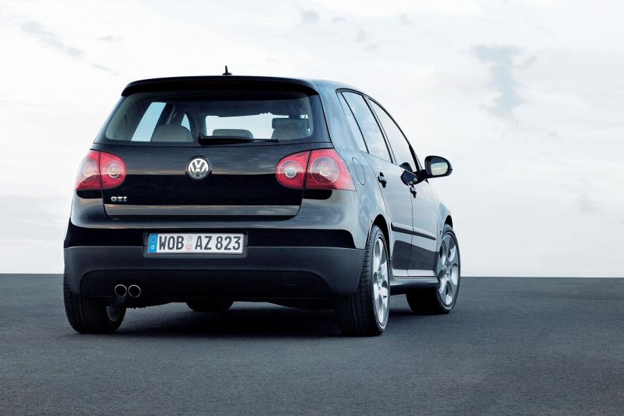  Volkswagen Golf GTi 2005 года  (фото 43 из 135)